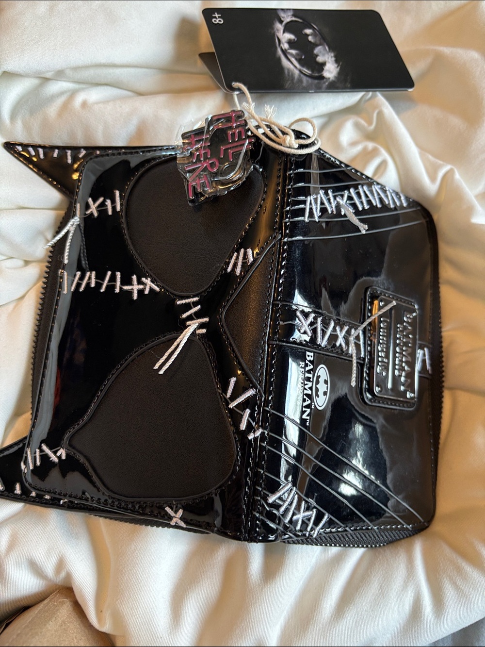 Loungefly Batman Returns carwoman leather Black Patent Cosplay Wallet NWT - Picture 11 of 11